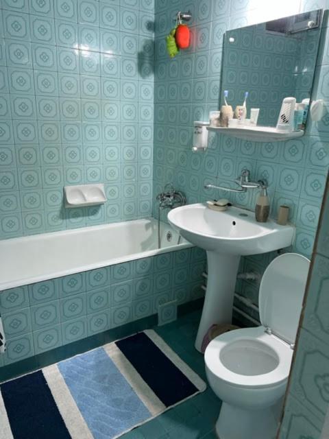 Casa Gazde/Camere de închiriat *